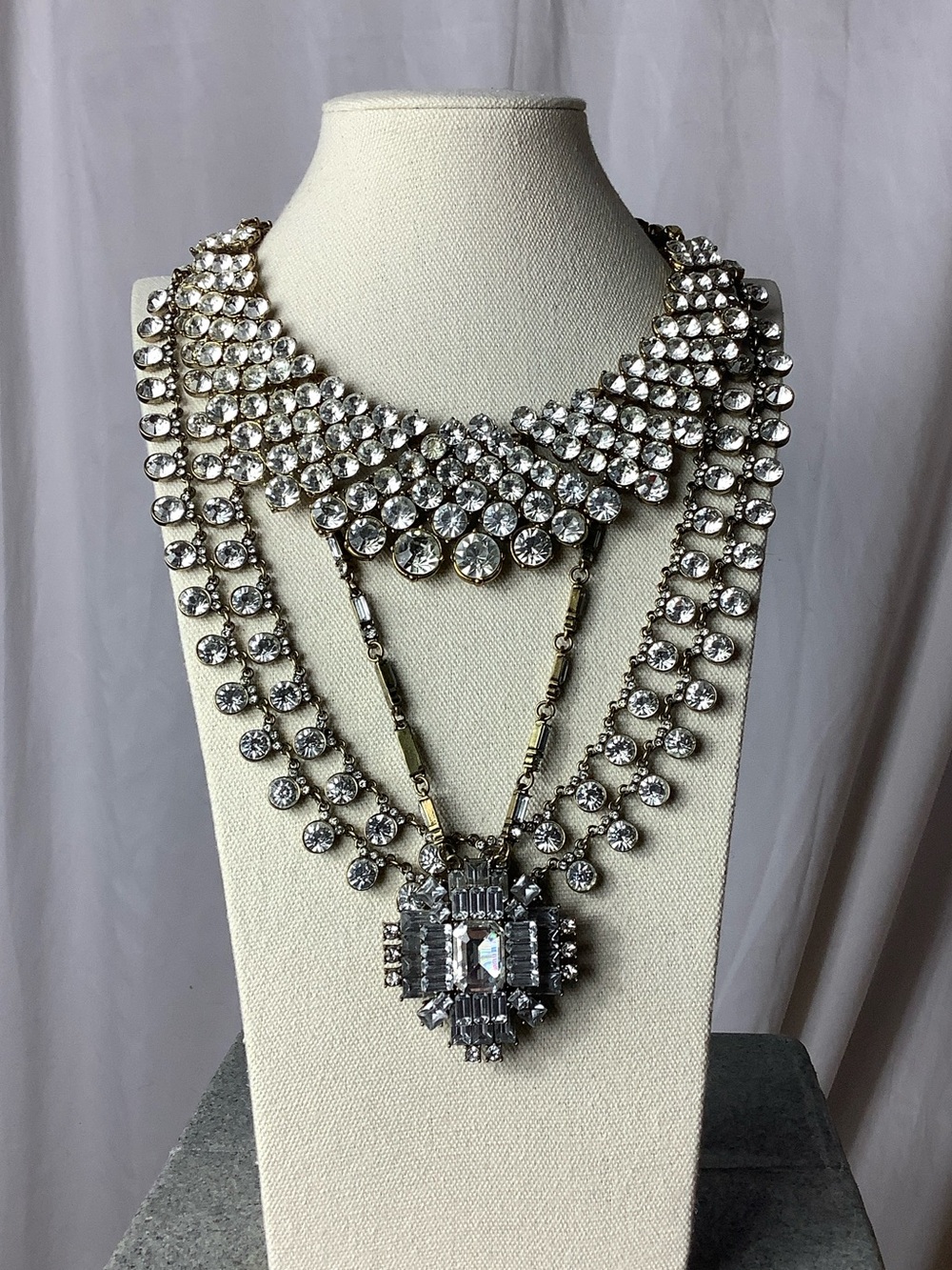 Crystal Statement Collar Necklace front and back design